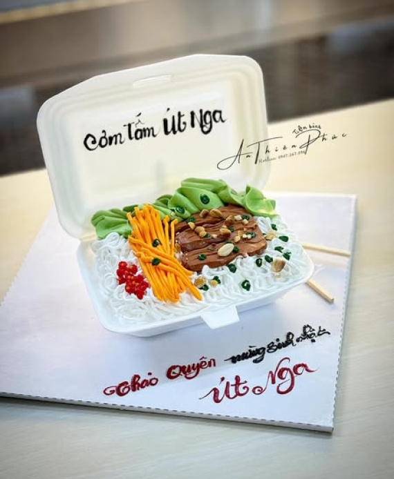 Bánh sinh nhật cơm tấm