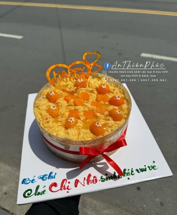 Bánh bông lan chúc mừng chị