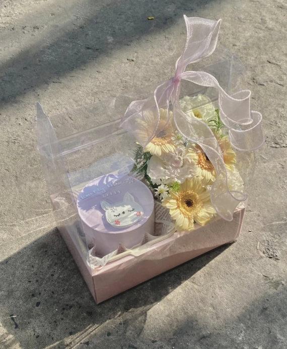 Sét bánh và hoa tặng em iu