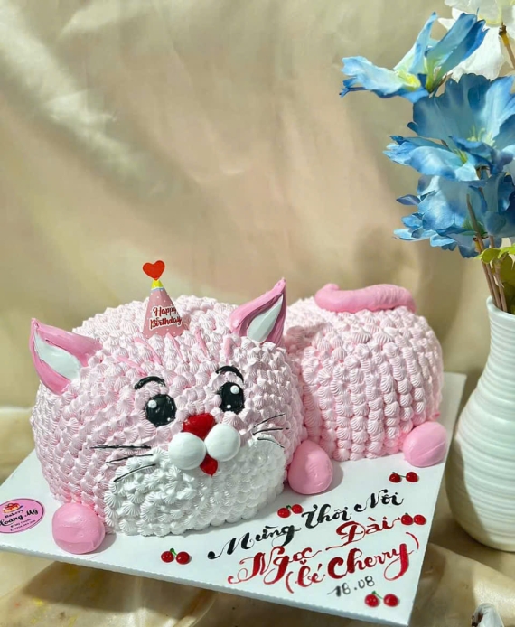 Bánh kem cho bé gái